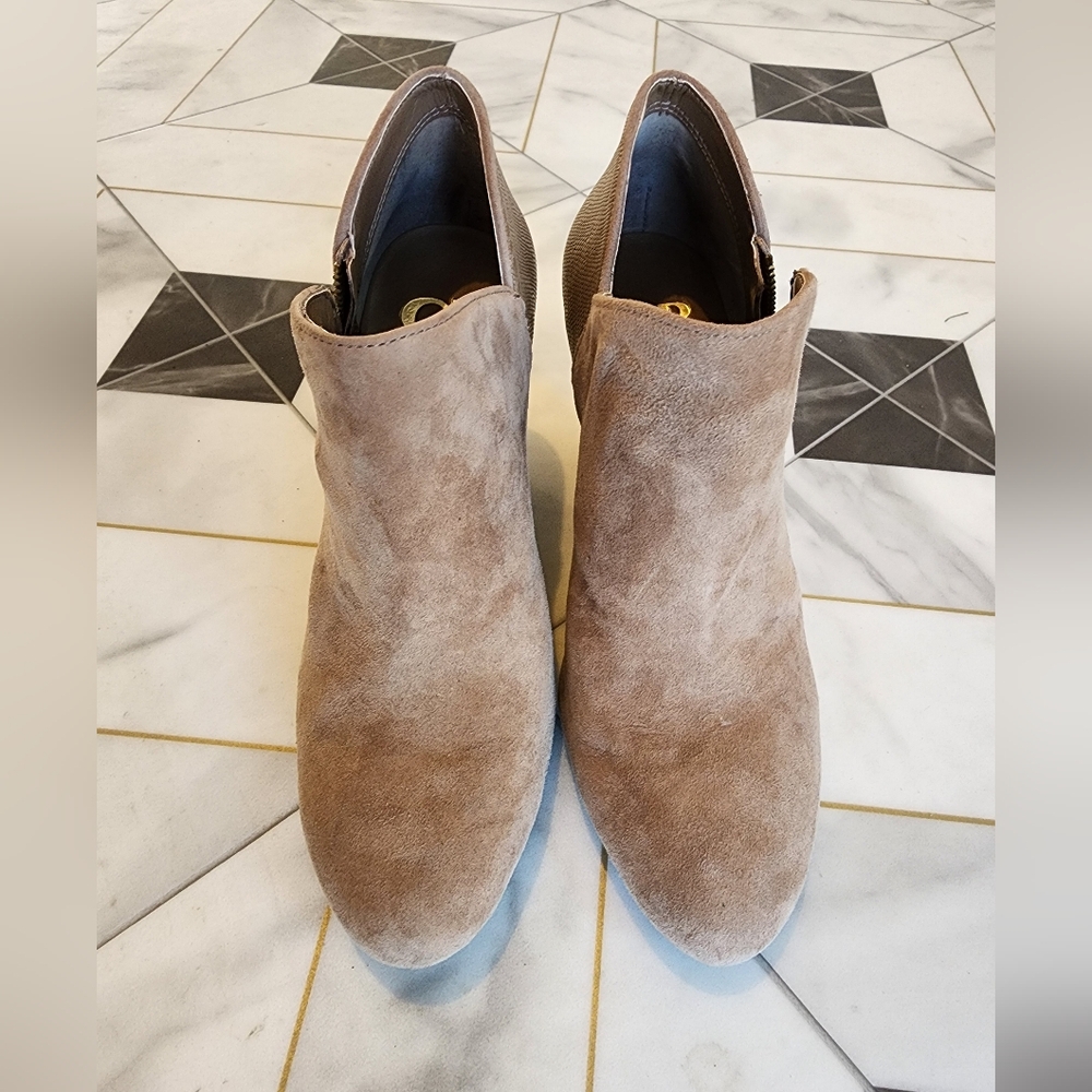 Gianni Bini Women's Tan Suede Ankle Boots
